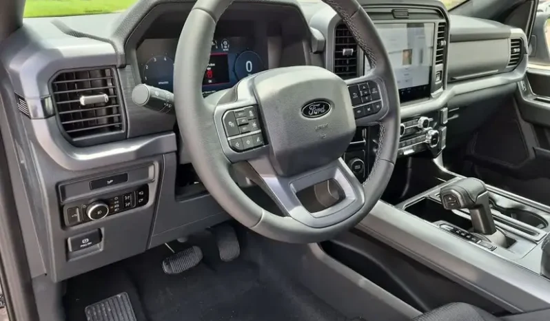
								2026 Ford F-150 XLT full									