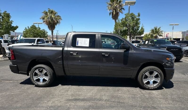 
								2026 Ram 1500 Express full									
