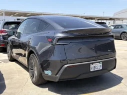 
										2026 Tesla Model Y null full									