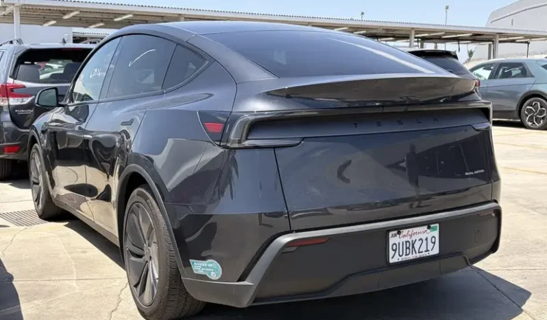 
								2026 Tesla Model Y null full									